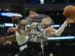 Knicks Bucks Basketball