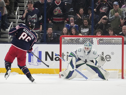 Canucks Blue Jackets Hockey