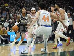 Knicks Bucks Basketball