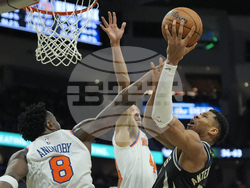 Knicks Bucks Basketball