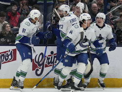 Canucks Blue Jackets Hockey