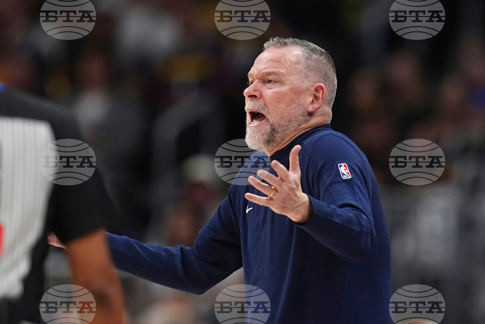 Отборът от НБА Денвър уволни старши треньора Майкъл Малоун