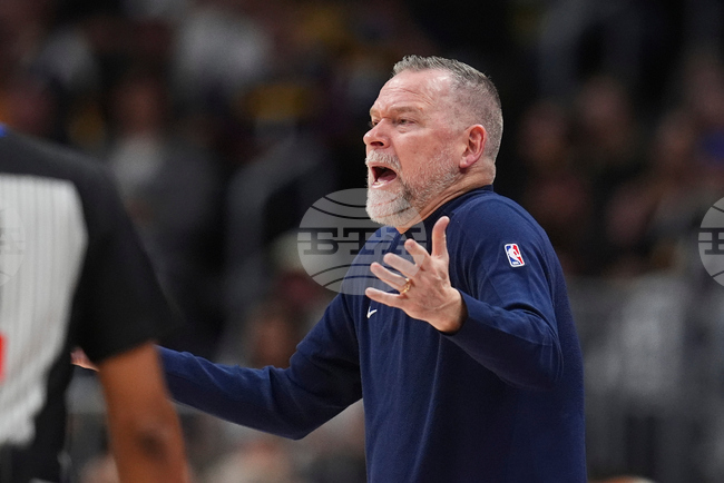 Отборът от НБА Денвър уволни старши треньора Майкъл Малоун