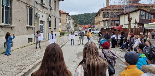 Жители на Самоков протестираха срещу насилието над животни