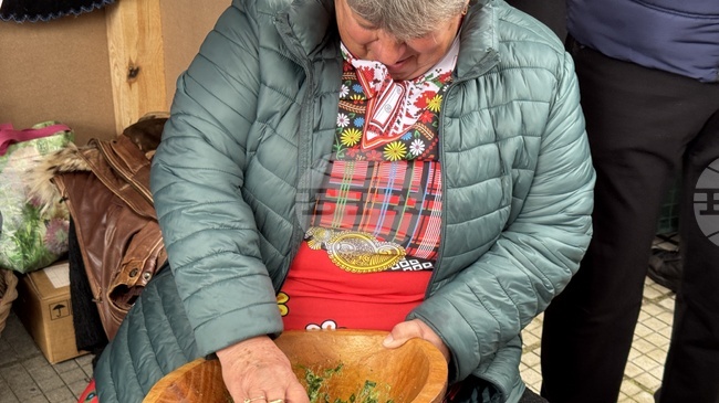 Фестивалът на самардалата в гурковското село Конаре ще набира средства за ремонт на местното читалище