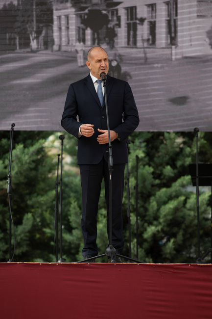 Държавният глава Румен Радев участва в тържественото отбелязване на 100-годишнината от обявяването на Елхово за град