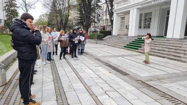 Силистренци се включиха в националния протест срещу насилието срещу животни