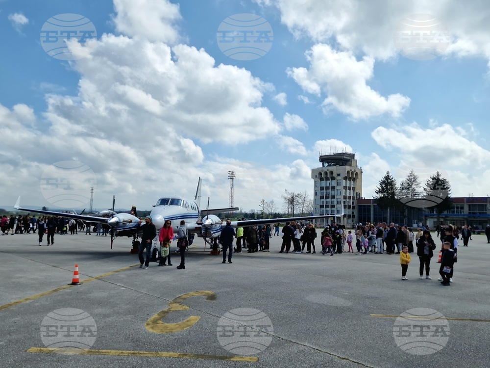 Hundreds Visit Gorna Oryahovitsa Airport on Its 100th Anniversary