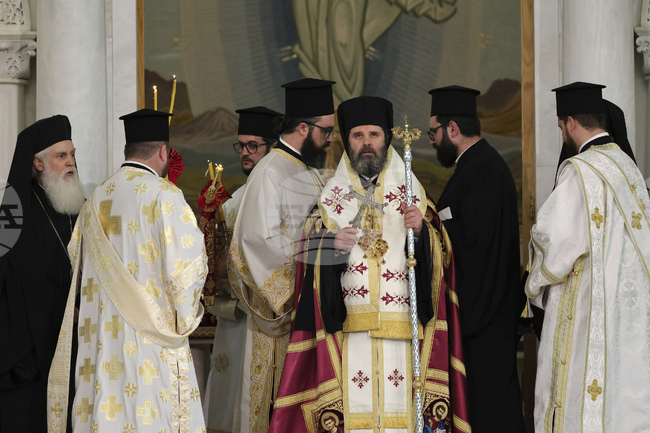 Албанската православна църква интронизира новия си архиепископ Йоан