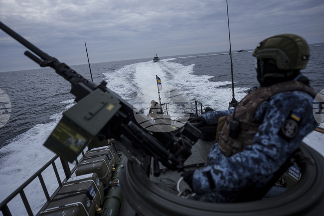 Втора поредна вечер Одеса е атакувана с дронове, отекнаха взривове, съобщи кметът 