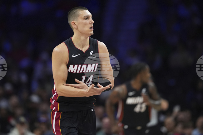 Маями Хийт удължи победната си серия до шест мача в НБА след успех над Бостън Селтикс