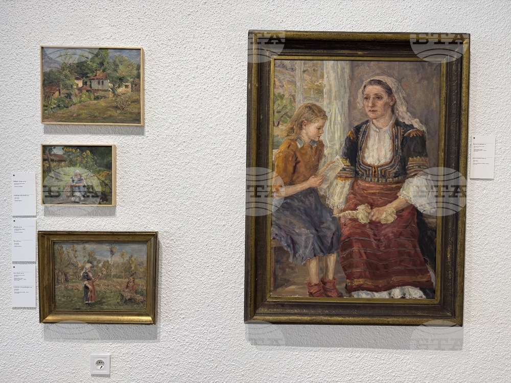 Казанлък - „...И продължавах да рисувам сама“ - изложба