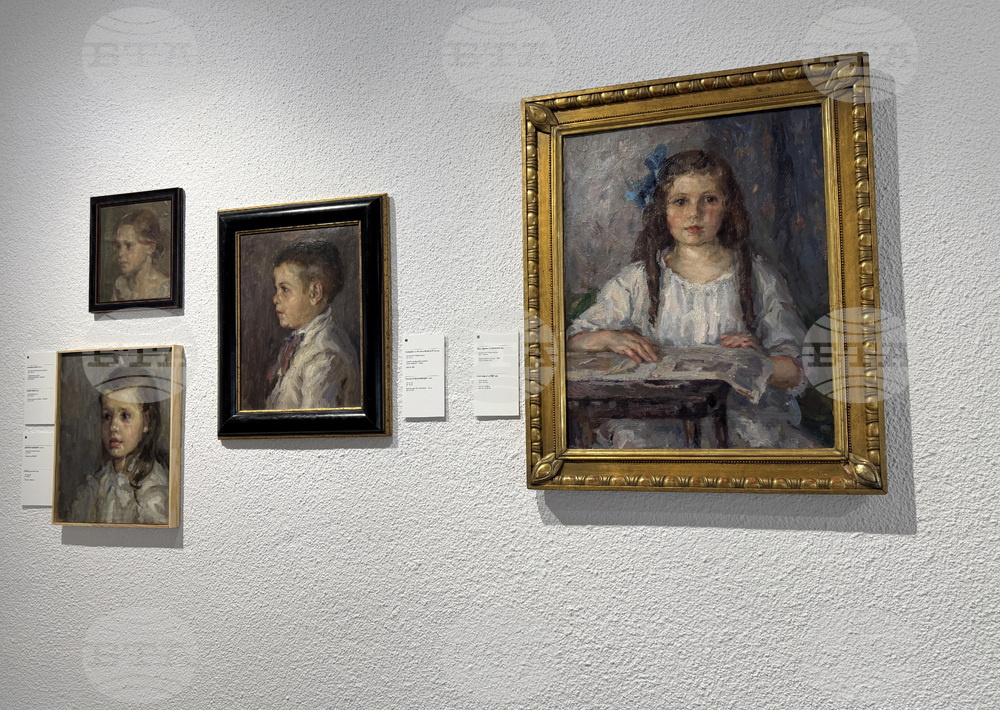 Казанлък - „...И продължавах да рисувам сама“ - изложба