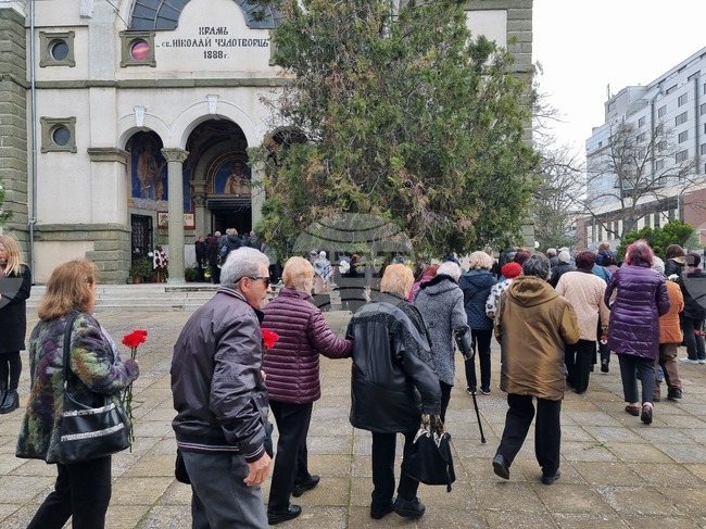 Bulgarian UN Worker Killed in Gaza Sent on Final Journey in Native Town