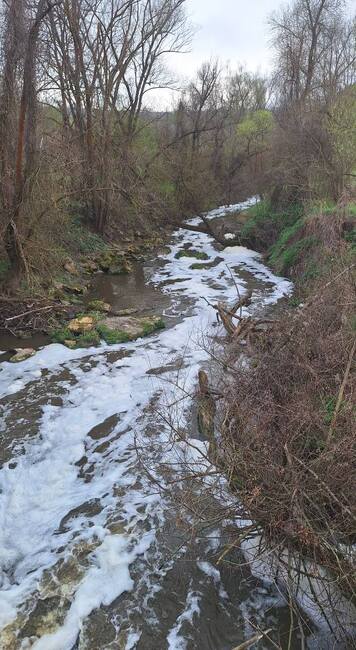 От Регионалната инспекция по околната среда и водите – София проверяват замърсяване на река Беравица