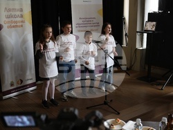 Интеграционен, културен и образователен център за деца бежанци и мигранти „Отворени обятия“ - проект за изграждане