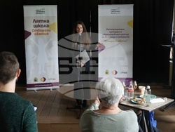 Интеграционен, културен и образователен център за деца бежанци и мигранти „Отворени обятия“ - проект за изграждане