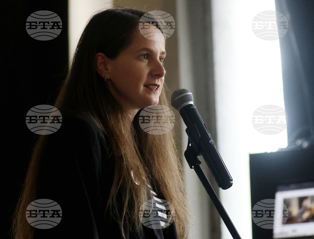 Интеграционен, културен и образователен център за деца бежанци и мигранти „Отворени обятия“ - проект за изграждане