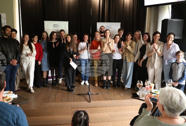 Интеграционен, културен и образователен център за деца бежанци и мигранти „Отворени обятия“ - проект за изграждане