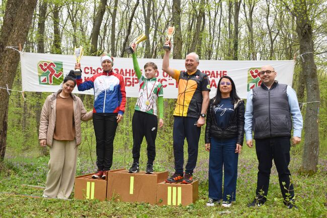 Кметът Добрин Добрев връчи част от наградите от 63-тото издание на състезанието по ориентиране за Купа „Абритус”