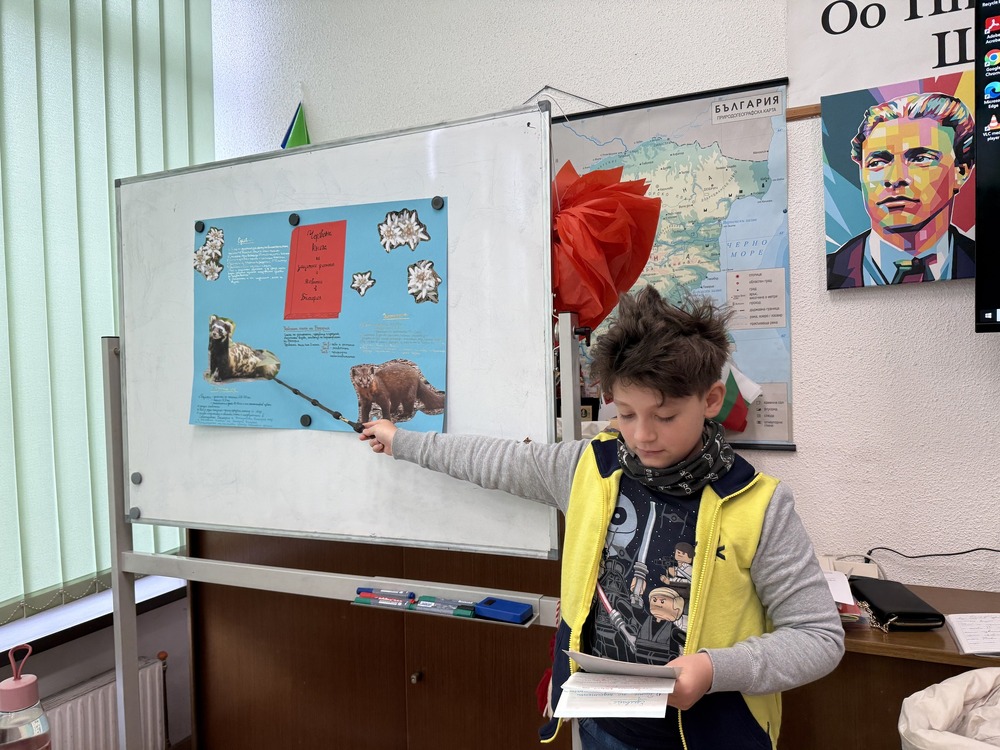 Възпитаници на училище „Св. св. Кирил и Методий” във Виена изследваха животни и растения от Червената книга на България