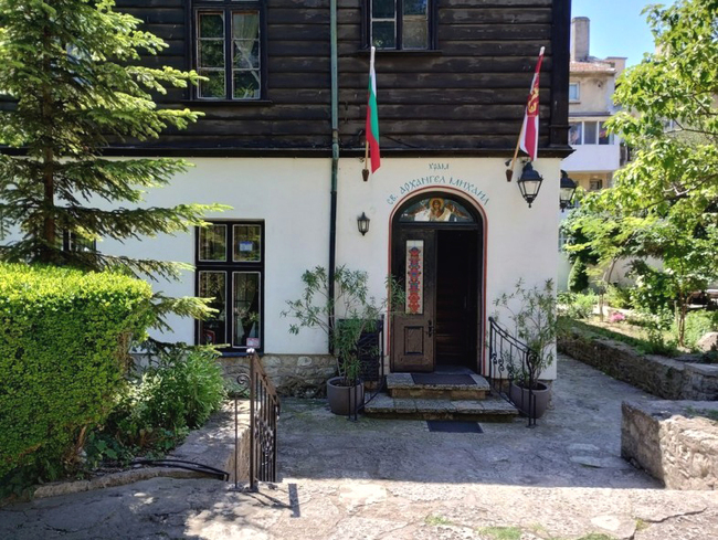 Храм във Варна набира хранителни продукти за нуждаещи се в навечерието на Възкресение Христово