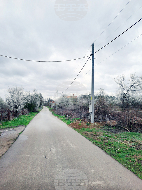 Подменена е част от въздушната мрежа ниско напрежение в севлиевското село Шумата
