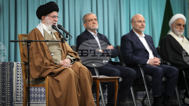 Доналд Тръмп каза, че е "време да се помисли за ново ръководство в Иран"