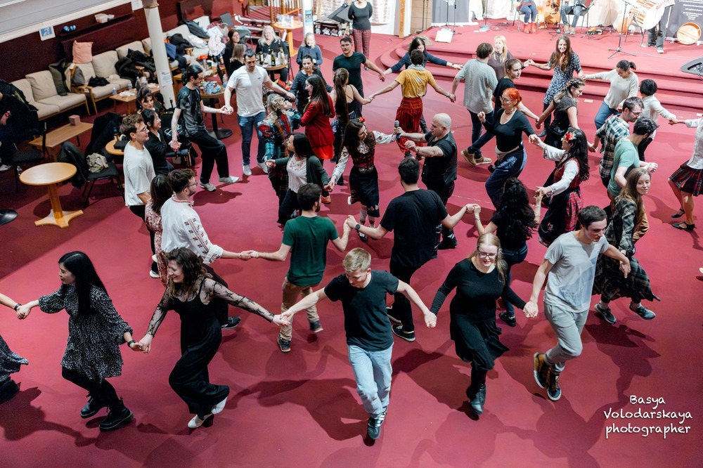 Първото българско училище „Надежда Станчова - лейди Мюър“ в Единбург отбеляза десетата си годишнина с представление, семинар и спектакъл