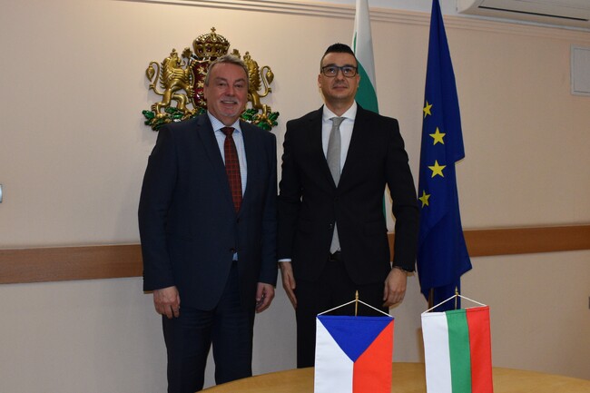 Bulgaria's Economy and Industry Minister Confers with Czech Ambassador