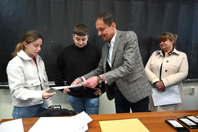 Техническият университет - София успешно проведе първия предварителен кандидатстудентски изпит по математика