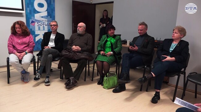 Съвременни български автори участваха в дискусия на тема „Европейската литература – мост между културите“