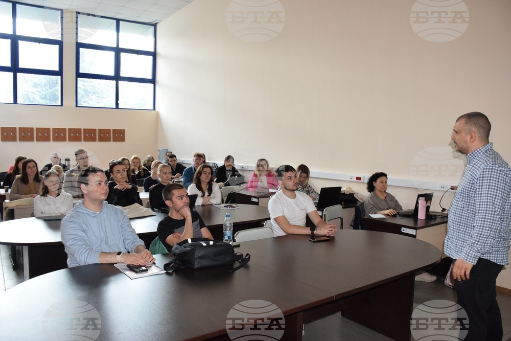 Студенти от Русенския университет ще разработват социални проекти със свои колеги от Полша, Литва, Латвия, Румъния и Сърбия