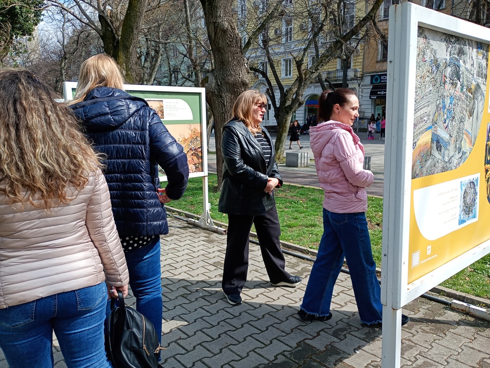 Община Стара Загора: „Галерия на открито“ обагри парк „Пети октомври“ в Стара Загора