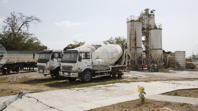 Печалбата на „Холсим“ спадна значително заради продажбата на бизнеса в Нигерия и силния франк