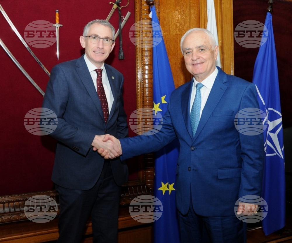 Defence Minister Zapryanov, Canadian Ambassador Buchan Discuss Relations in NATO