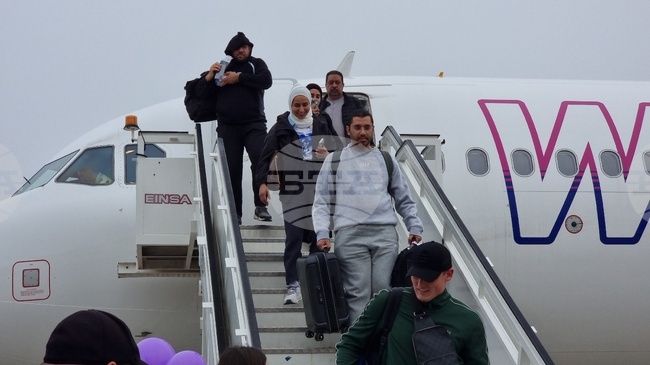 За първи път на летището във Варна кацнаха пътници директно от Абу Даби