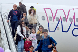 Варна - летище - първи полет от Абу Даби