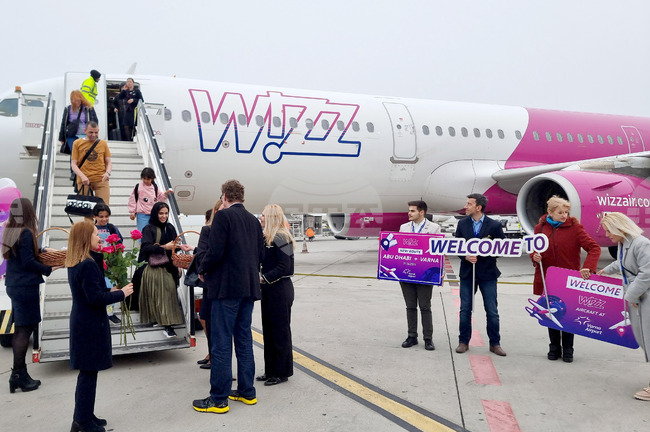 Варна - летище - първи полет от Абу Даби