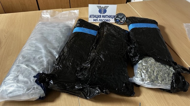 Customs Find 4.6 kg of Cannabis in Driver's Bed at Checkpoint Lesovo