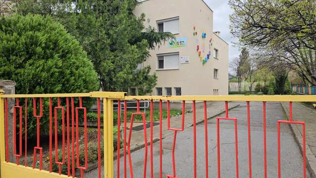 Евакуация като по учебник са направили от персонала на детска градина "Зорница" в Сливен, където днес имаше имаше задимяване, казаха от пожарната 