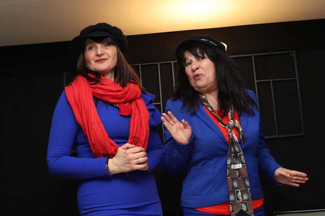 Поетесите Рада Цонева и Павлина Йосева представиха своя хумористичен спектакъл „Смехоранки“ в Берлин