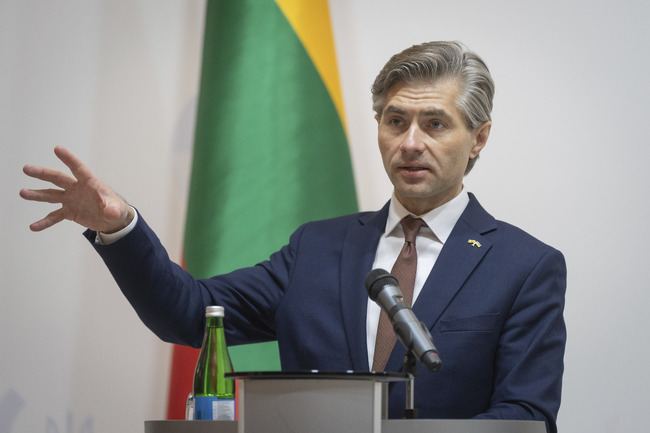 Генералният секретар на НАТО обсъди с външния министър на Литва нарушаването на въздушното ѝ пространство от руски дронове