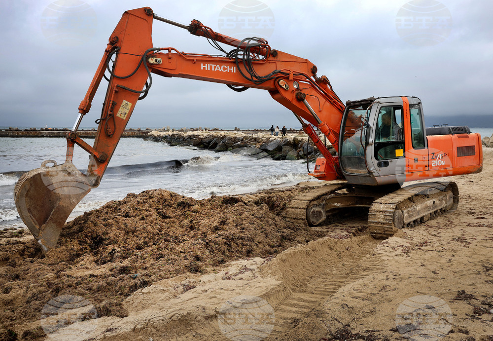 Варна - Нефтен разлив - почистване