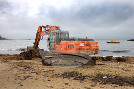 Варна - Нефтен разлив - почистване