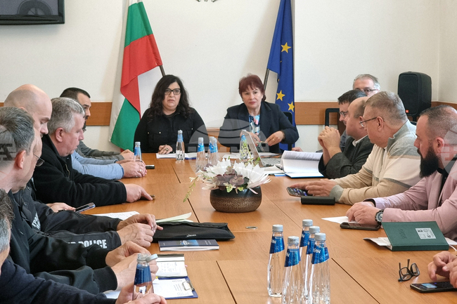 Във Варна е обявено частично бедствено положение заради замърсяването с мазут