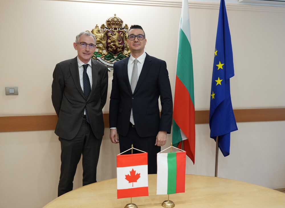 Economy Minister Dilov, Canadian Ambassador Discuss Bulgaria's OECD Accession, Boosting Economic Ties 