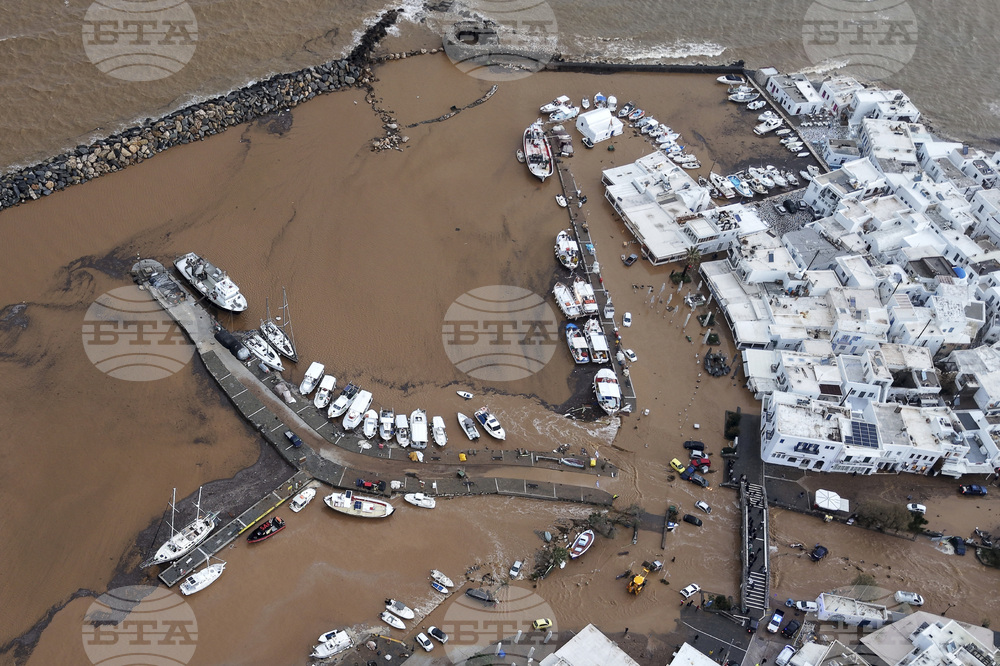 Силни бури предизвикват проблеми на острови в Гърция за втори пореден ден; най-силните валежи днес са на остров Крит