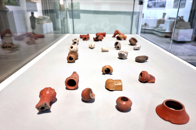С изложба на керамични лули Археологическият музей в Бургас разказва как се е ползвал тютюнът по българските земи 