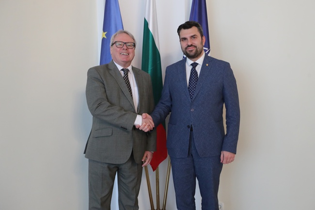 Foreign Minister Georgiev Meets with French Ambassador Meyer